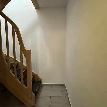 3 Rooms, 5 Beds, 7 People * ורוצלב