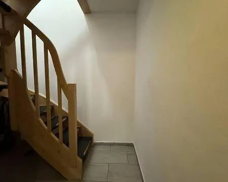 3 Rooms, 5 Beds, 7 People Вроцлав